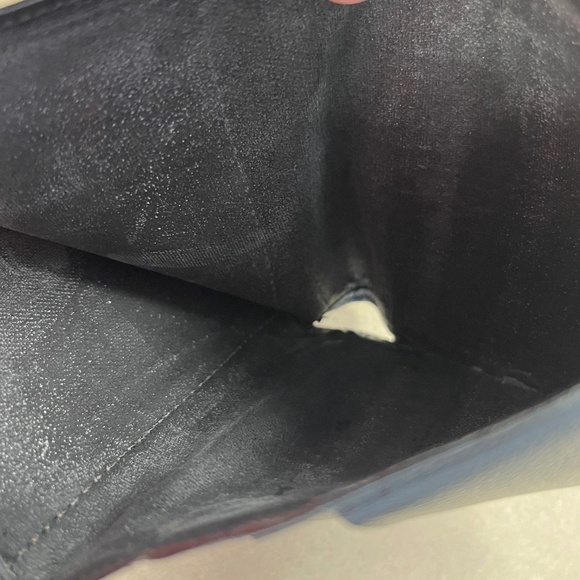 Yves Saint Laurent Vintage Compact Kiss Lock Wallet - Black - Preowned - Picture 15 of 15